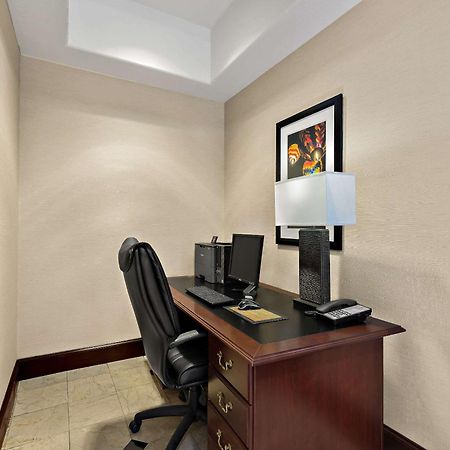 Comfort Inn & Suites Airport Convention Center Reno Ngoại thất bức ảnh