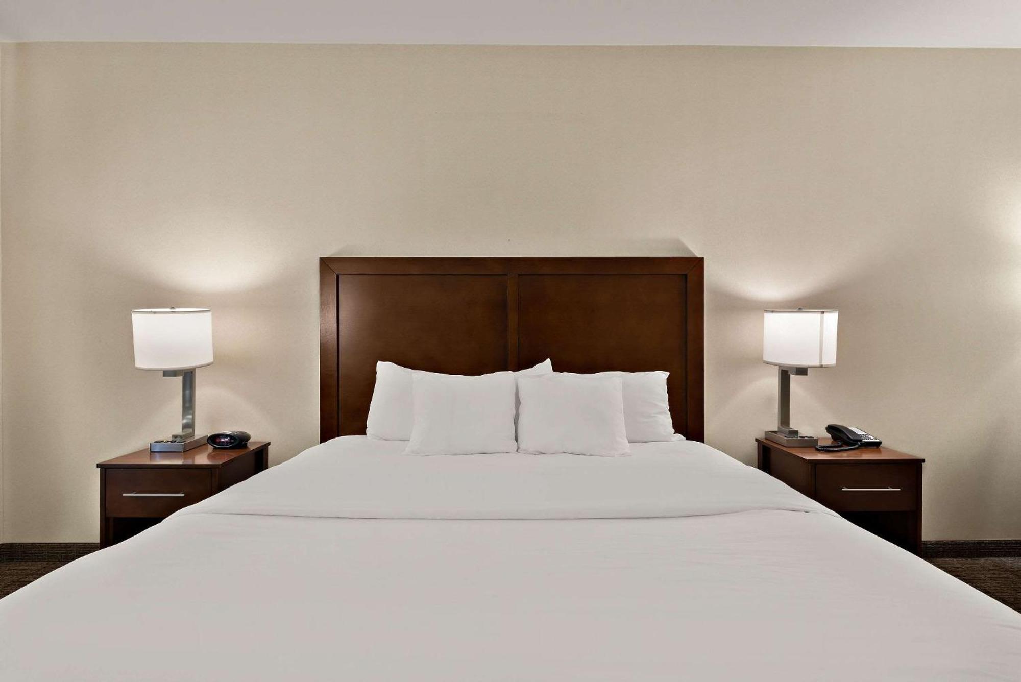 Comfort Inn & Suites Airport Convention Center Reno Ngoại thất bức ảnh
