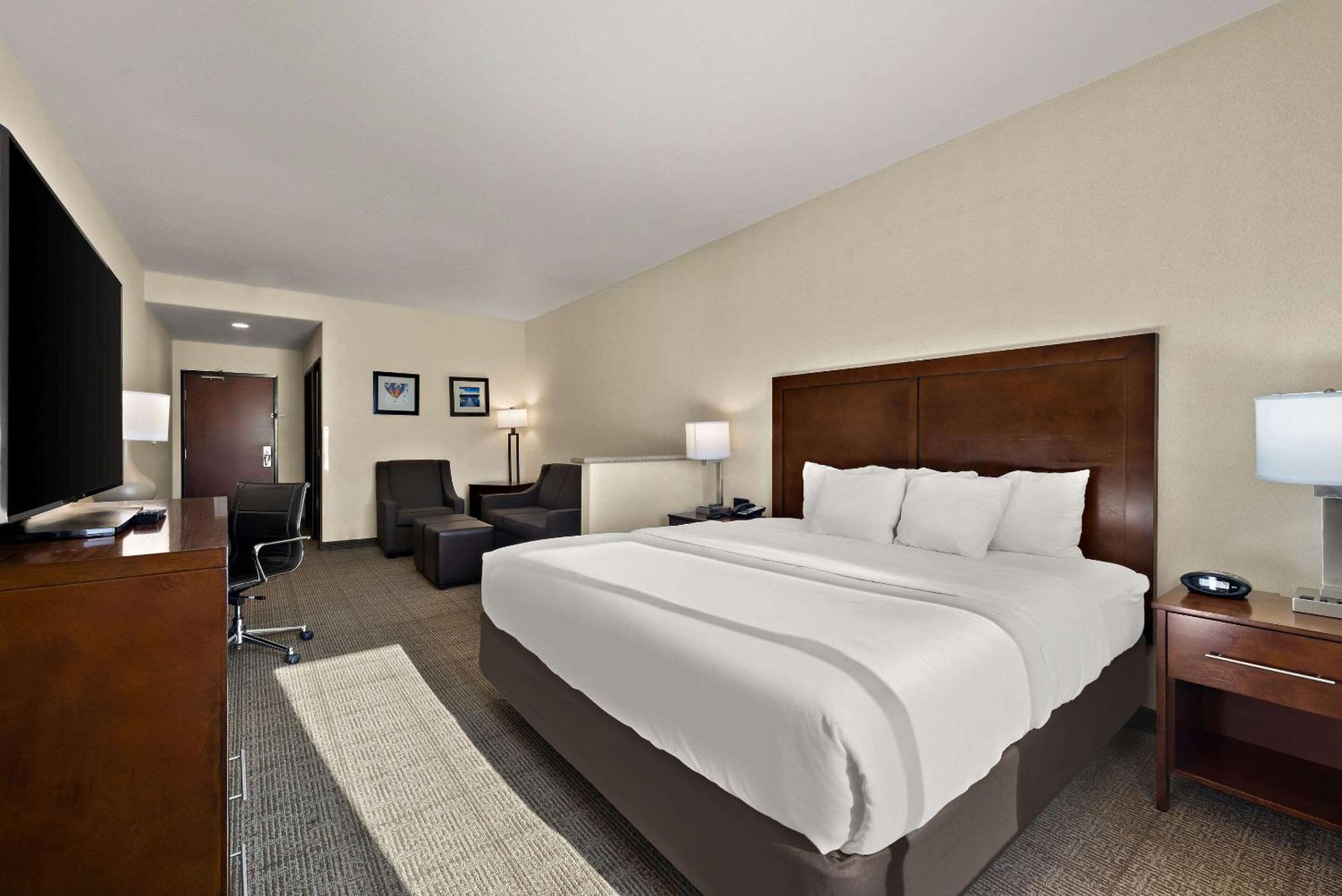 Comfort Inn & Suites Airport Convention Center Reno Ngoại thất bức ảnh