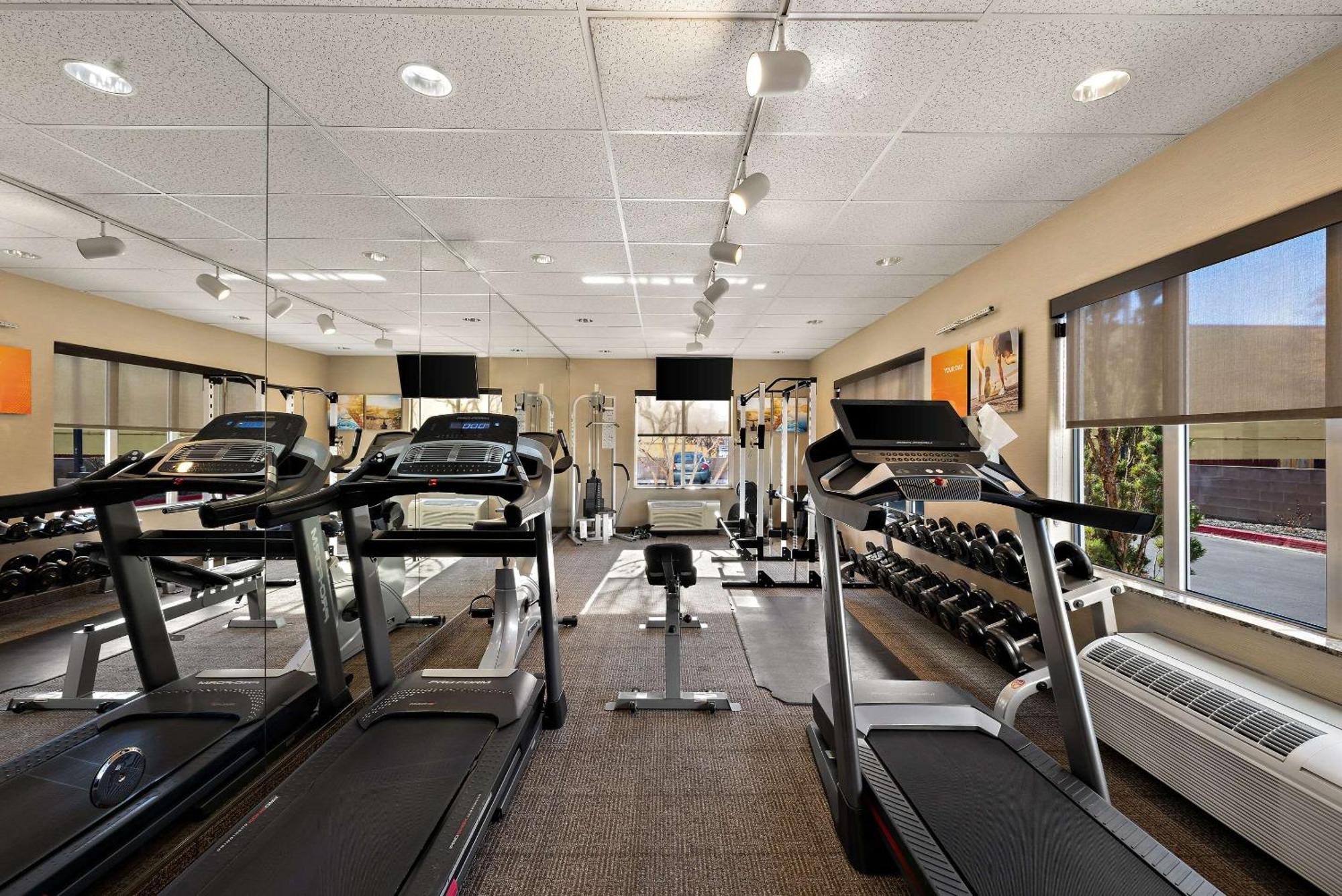 Comfort Inn & Suites Airport Convention Center Reno Ngoại thất bức ảnh