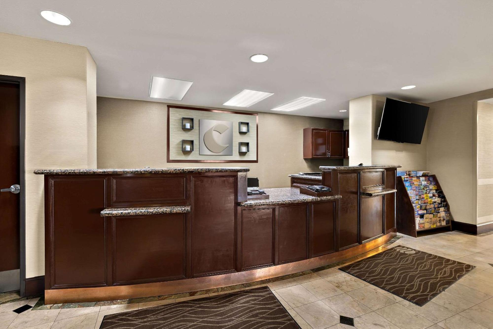 Comfort Inn & Suites Airport Convention Center Reno Ngoại thất bức ảnh