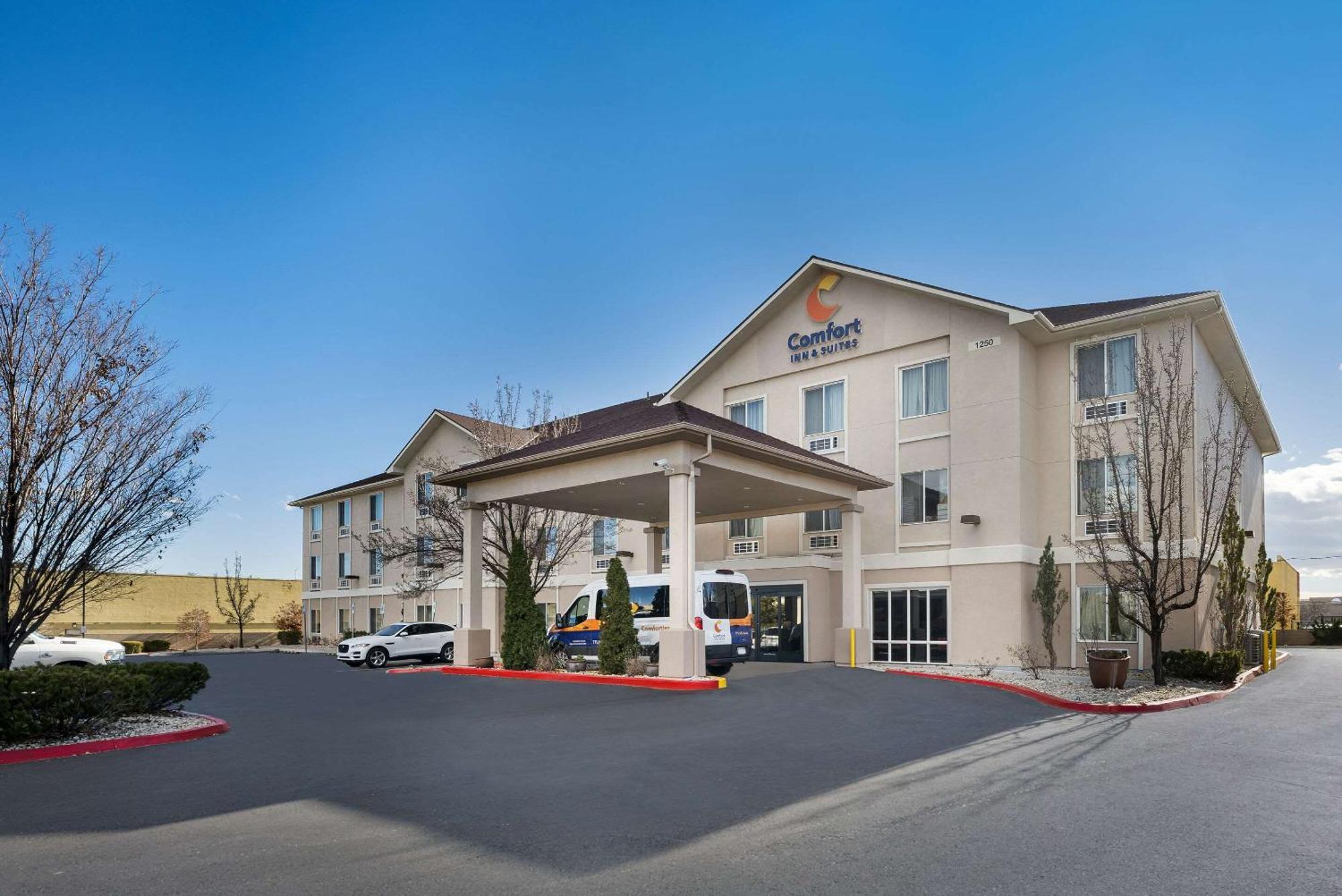 Comfort Inn & Suites Airport Convention Center Reno Ngoại thất bức ảnh