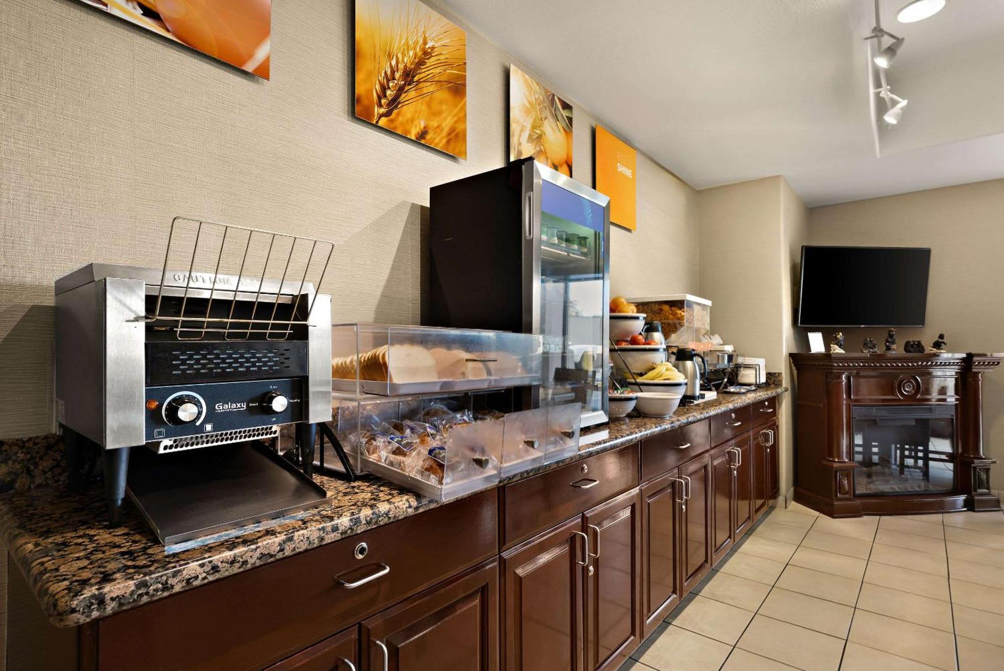 Comfort Inn & Suites Airport Convention Center Reno Ngoại thất bức ảnh
